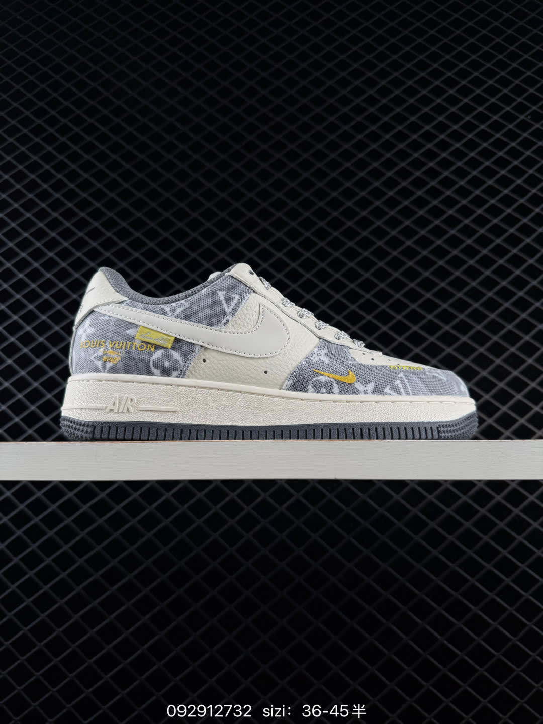 NIKE AIR FORCE 1